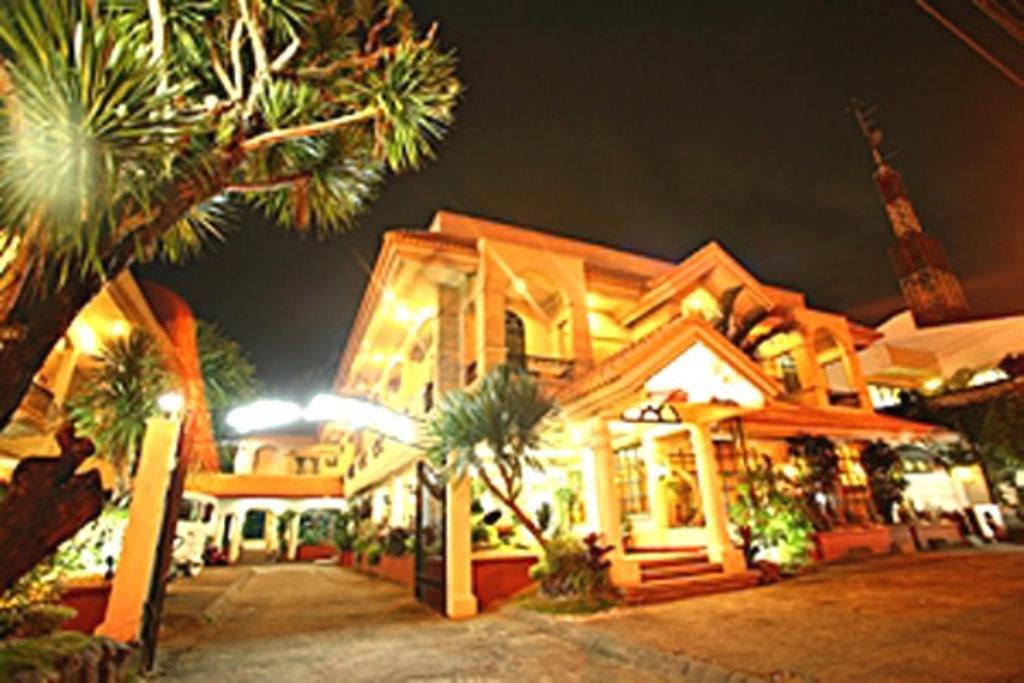 Villa Margarita Hotel Davao Luaran gambar