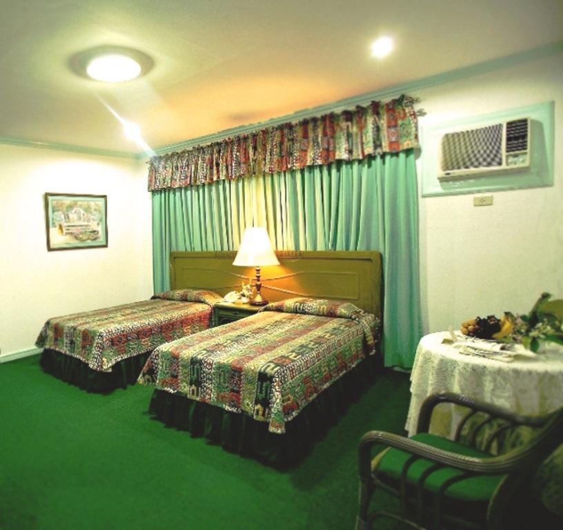 Villa Margarita Hotel Davao Bilik gambar