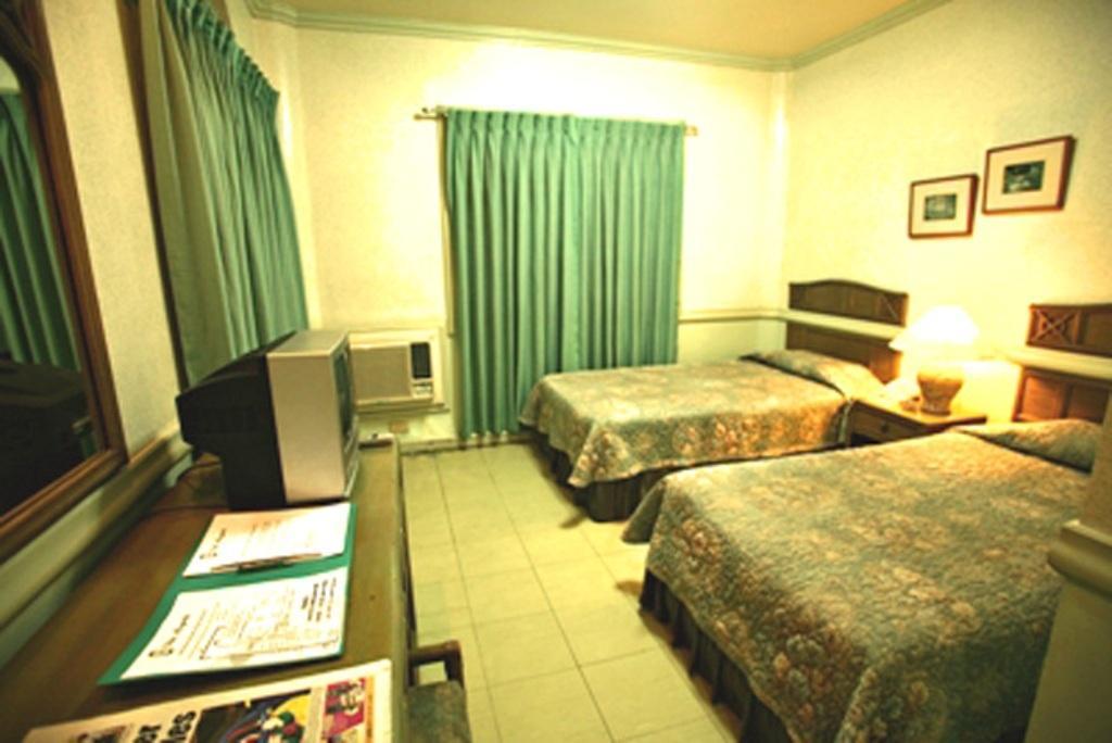 Villa Margarita Hotel Davao Bilik gambar